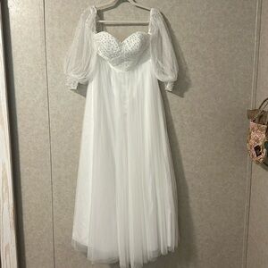 EVER PRETTY Wedding Gown Sweetheart Neckline, A line, Detached Sleeves, Pearls